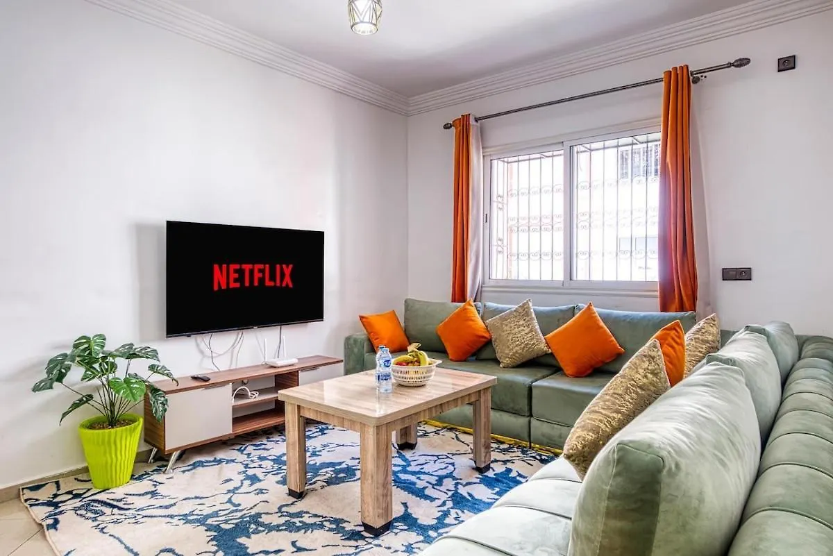 Cozy And Sunny Apartment location